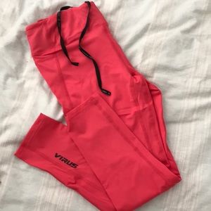 Never worn virus performance legging